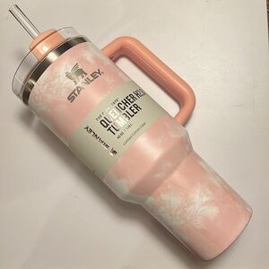 NWT Stanley 40 oz Stainless Steel H2.0 FlowState Quencher Tumbler- Peach Tie Dye